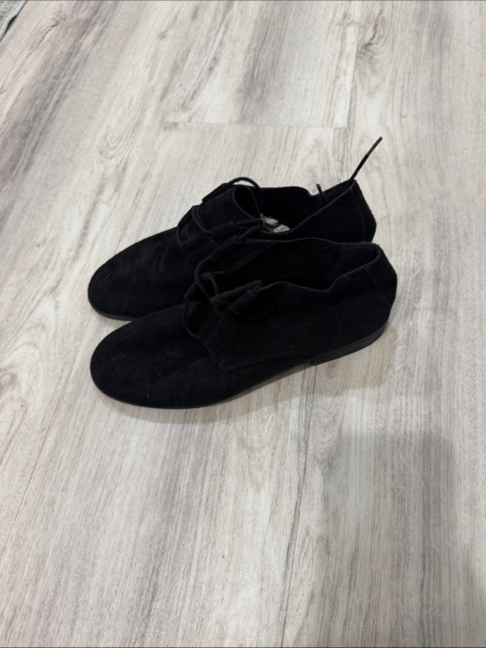 Eileen Fisher Suede black lace up boots size 8